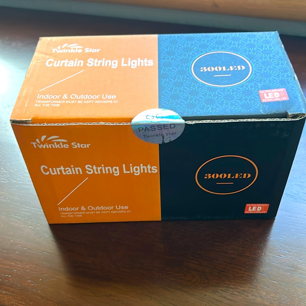 NEW Twinkle Star Curtain String Lights 300LED Indoor & Outdoor Use Warm White - Picture 2 of 14